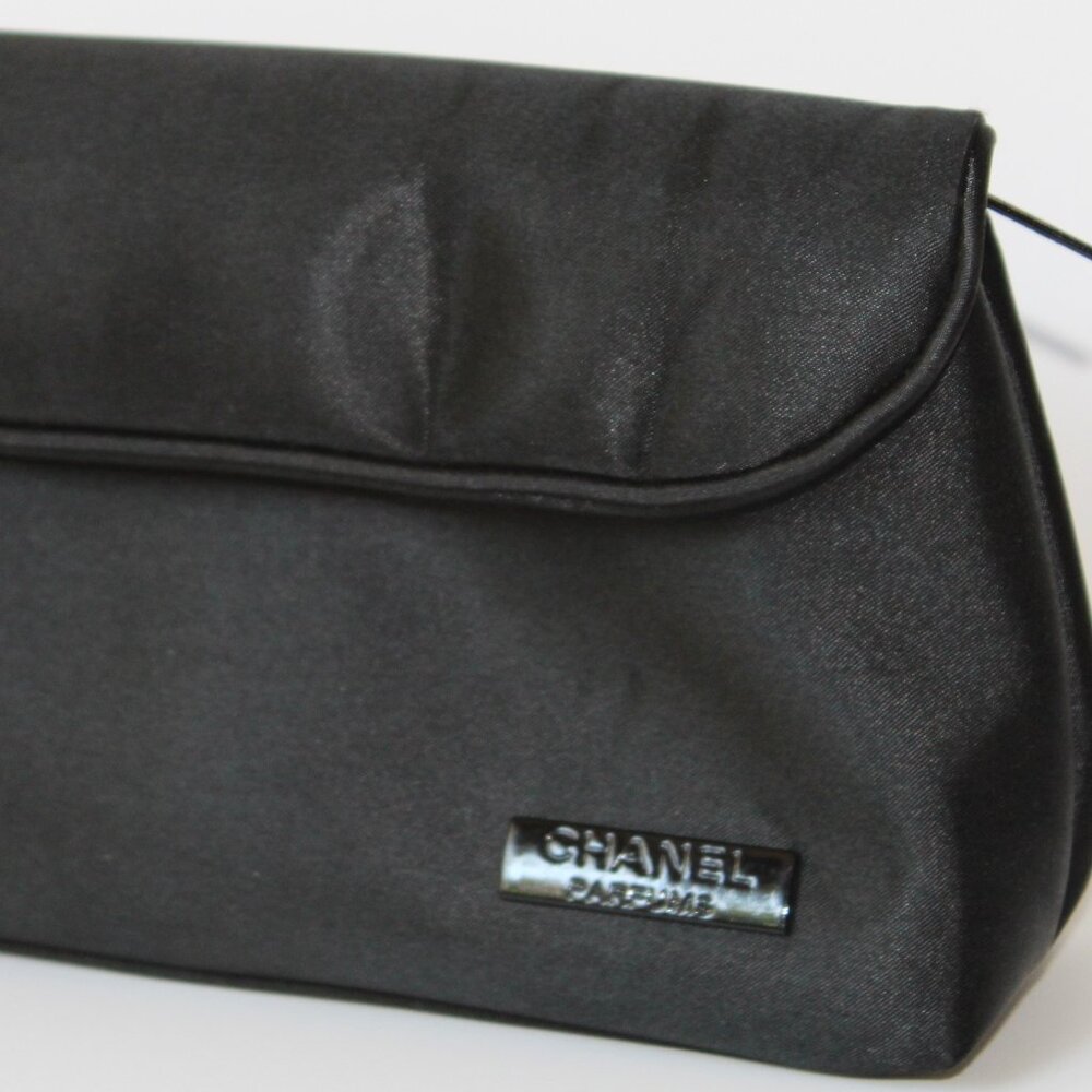 CHANEL New York Parfums Black Sateen Clutch Logo Cosmetic Bag Zipper under Flap